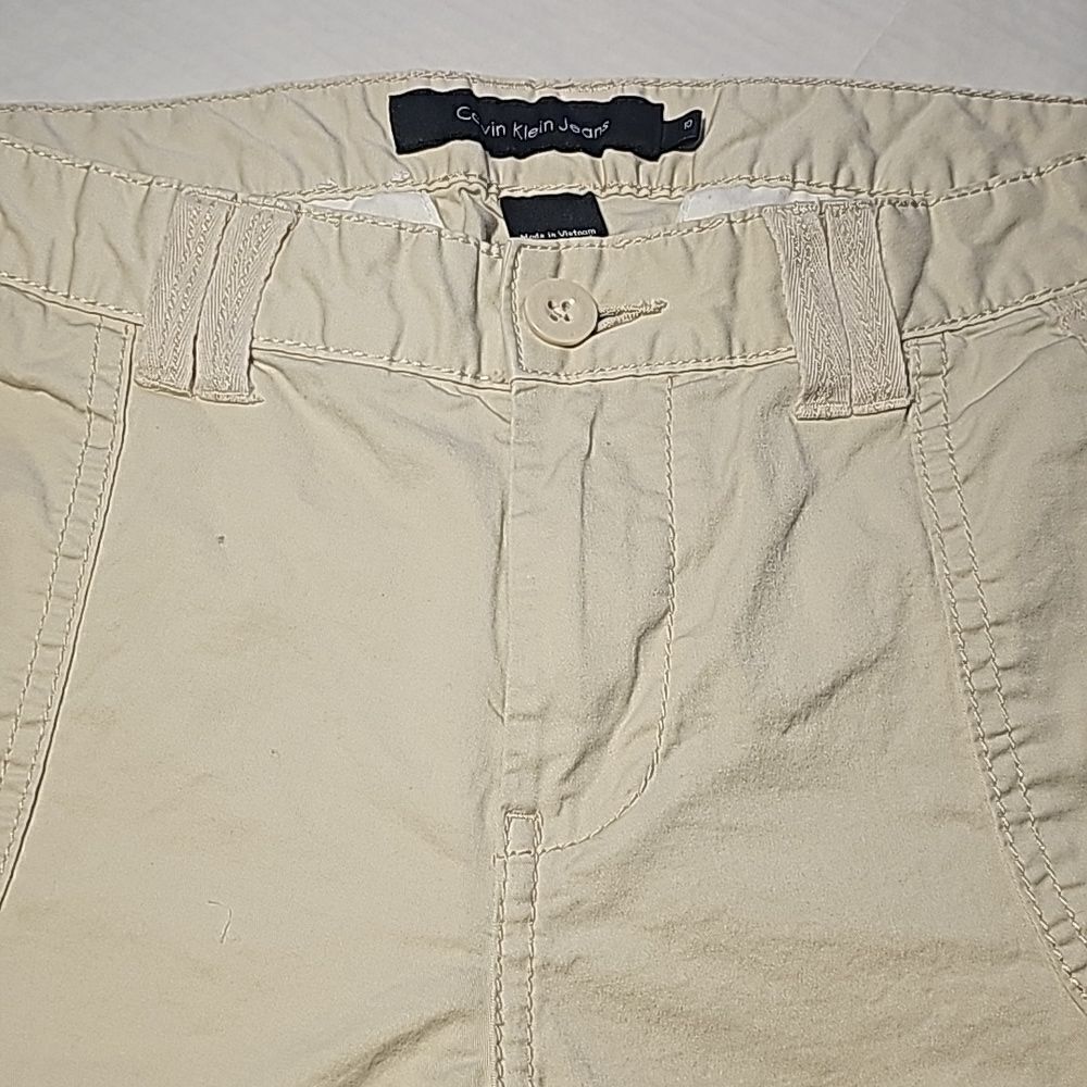 Calvin Klein Bermuda kakhi shorts size 10